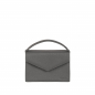 Preview: Vorderansicht der kleinen Henkeltasche mit Umhängegurt aus genarbtem Kalbsleder in Grau, zeigt die elegante Struktur und das dezente Design.